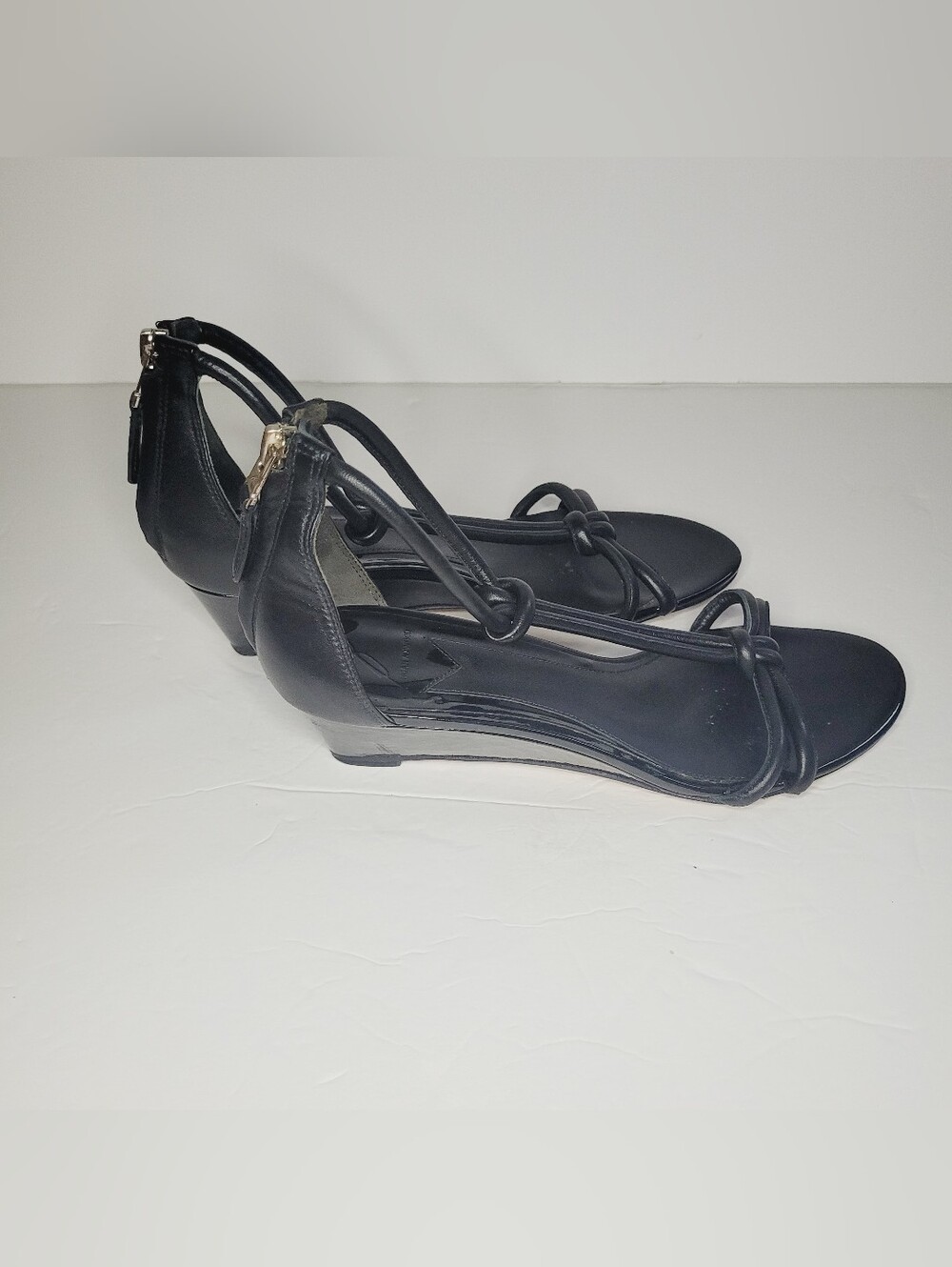 Brian Atwood Wedge Sandals Black Womens Size 7 Knotted Strap Classic Zipper Back - Picture 3 of 10